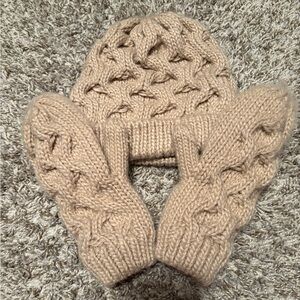 H&M hat and glove set